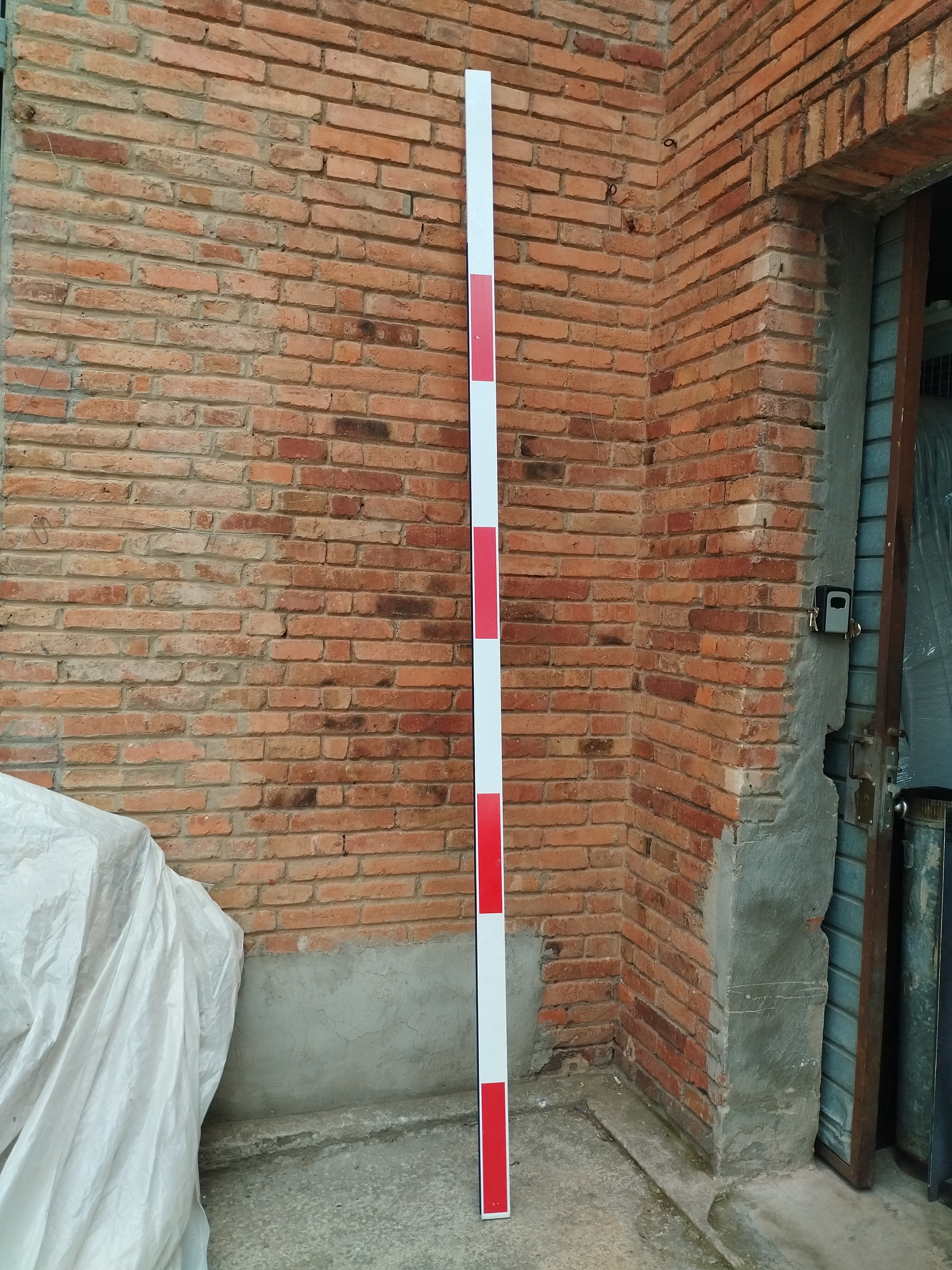 barrera parking metal 7.3x300x2 1u